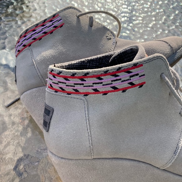 TOMS Wedge Booties - Picture 3 of 4